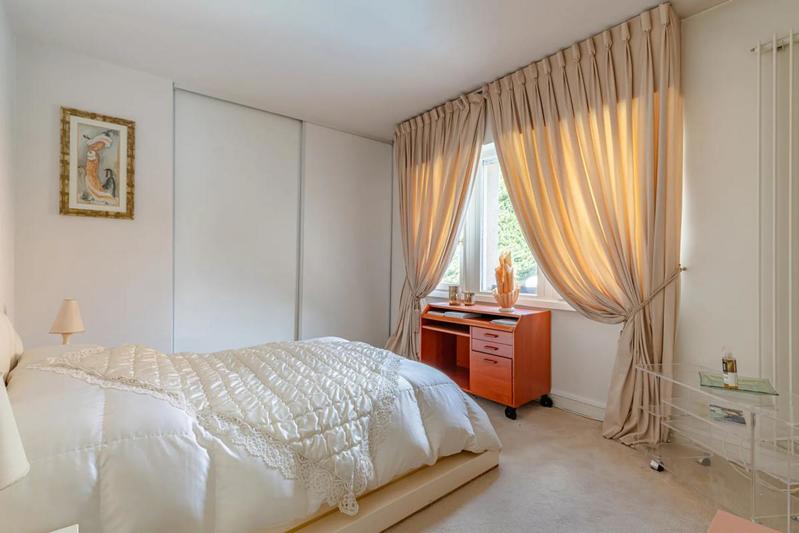 Propriété - 289 m² - 9 pièces