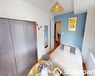 Chambre - 150 m² - 1 pièce