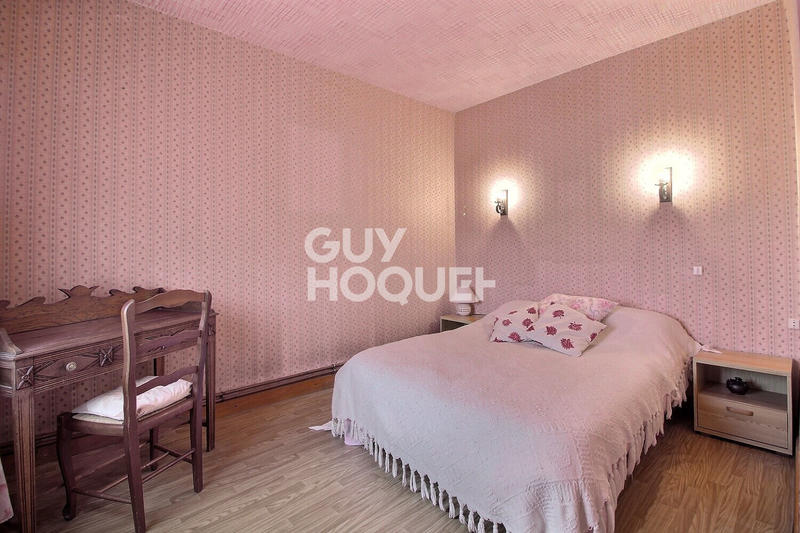 Maison - 197 m² - 9 pièces