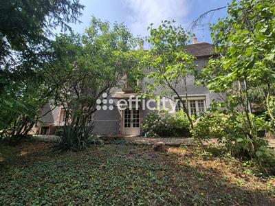 Maison - 231 m² - 6 pièces