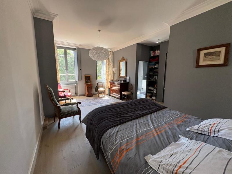 Maison - 202 m² - 6 pièces