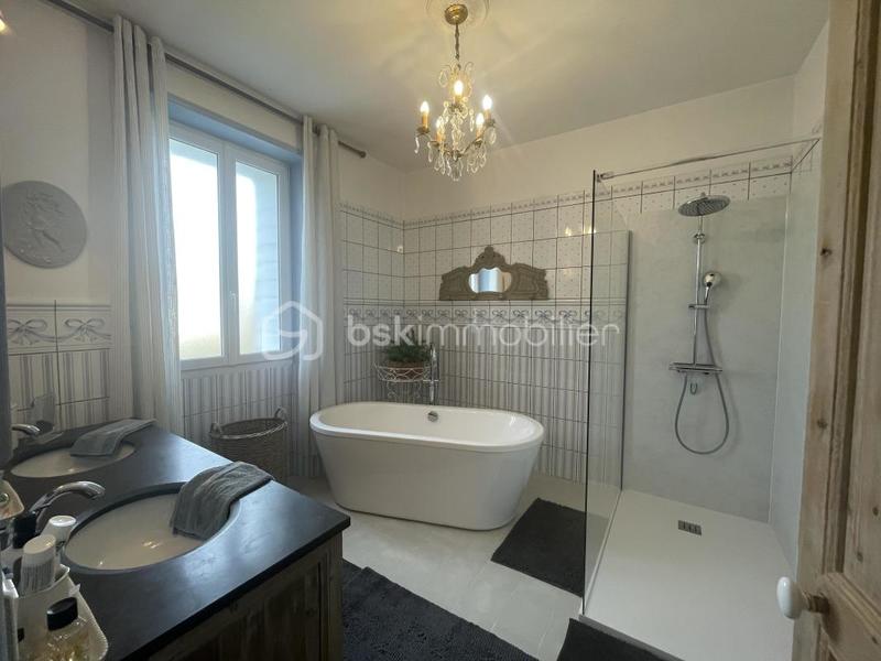 Demeure - 153 m² - 4 pièces