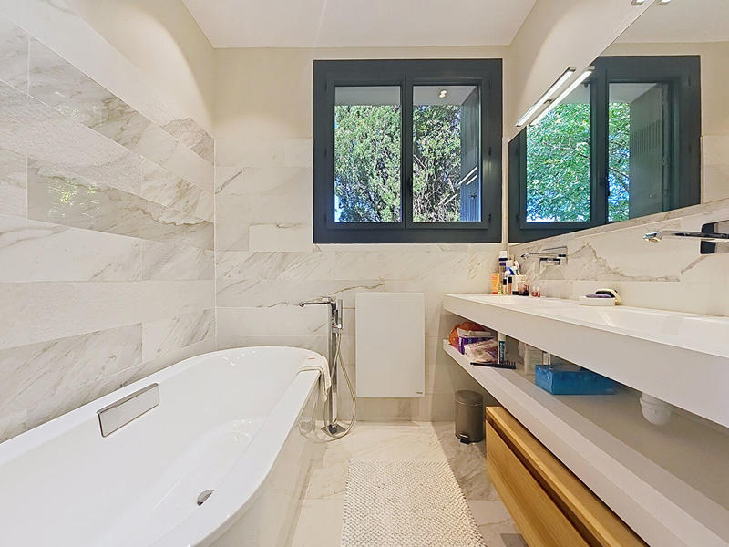 Maison - 195 m² - 6 pièces