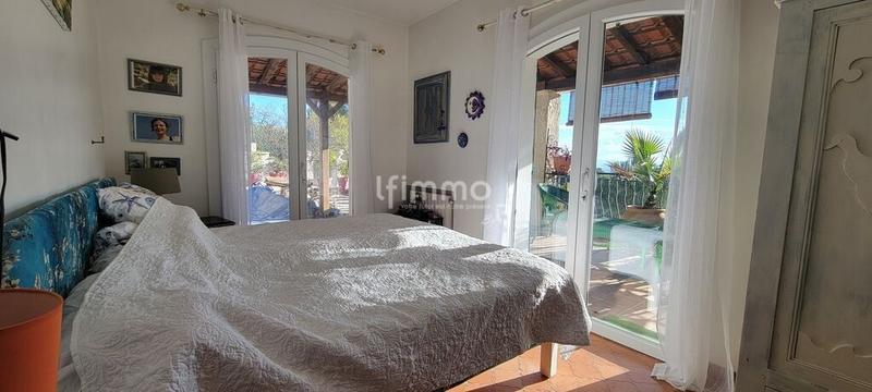 Maison - 220 m² - 7 pièces