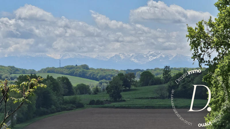 Maison - 280 m² - 11 pièces