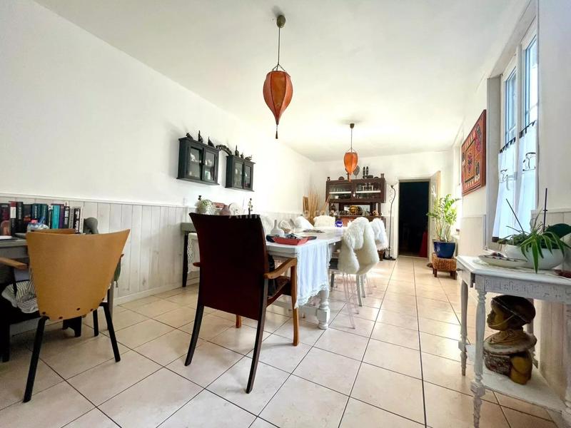 Maison - 180 m² - 7 pièces