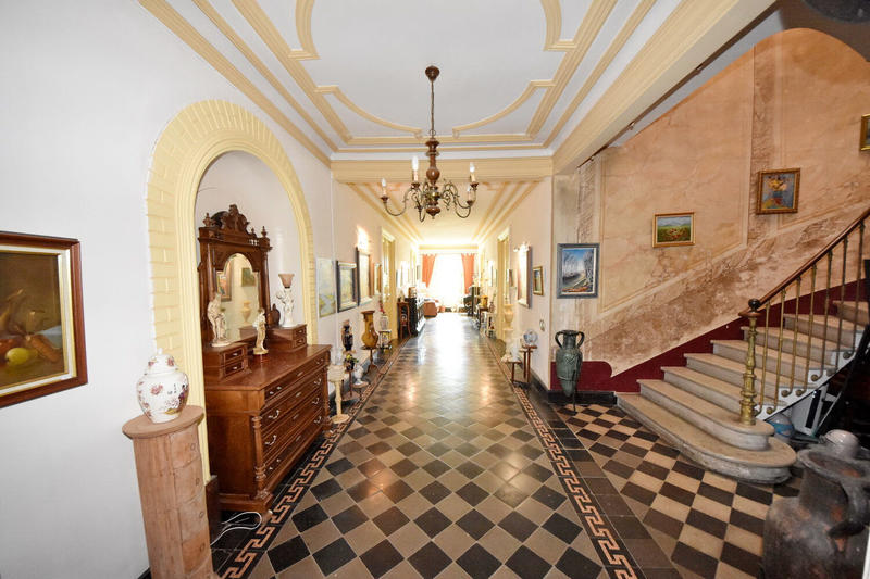 Maison - 551 m² - 14 pièces