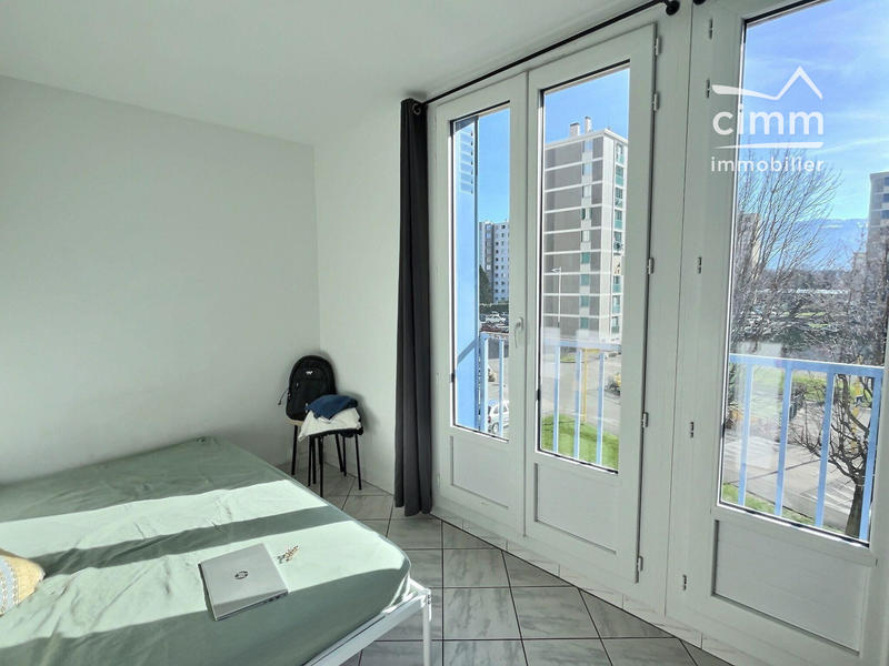 Appartement - 80 m² - 6 pièces