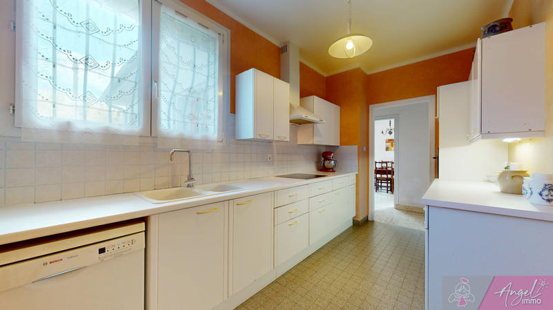 Maison - 188 m² - 8 pièces