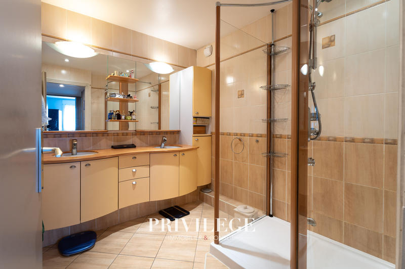 Appartement - 117 m² - 5 pièces