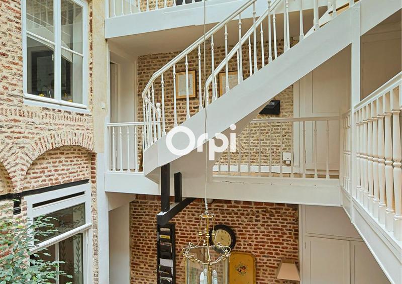 Maison - 230 m² - 7 pièces