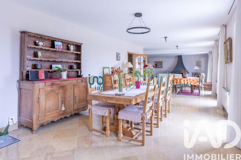 Maison - 225 m² - 8 pièces