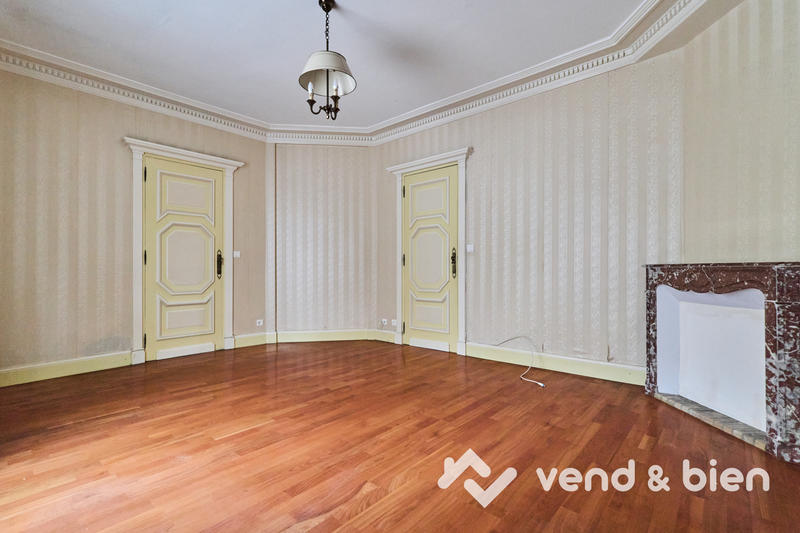 Maison - 179 m² - 7 pièces