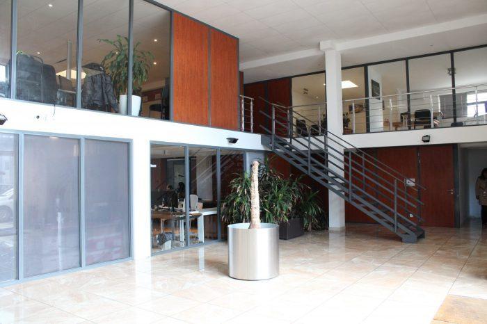 Local commercial - 305 m² - 6 pièces