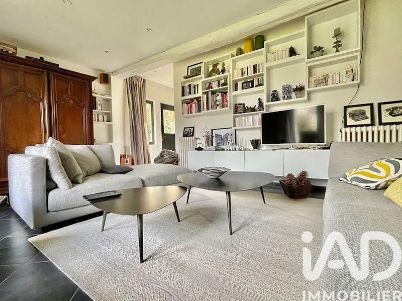 Maison - 370 m² - 5 pièces