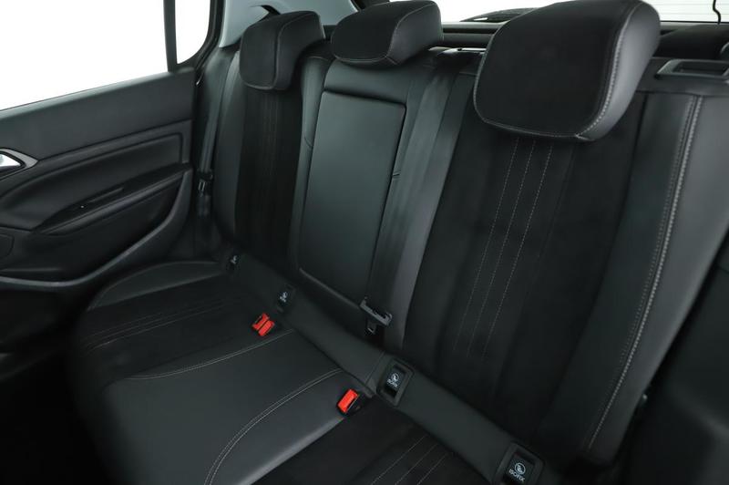 Peugeot 308 1.6 Blue-HDi Feline Eat6 120 ch