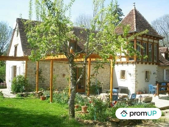 Maison ancienne - 340 m² - 8 pièces