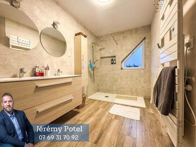 Pavillon - 165 m² - 6 pièces