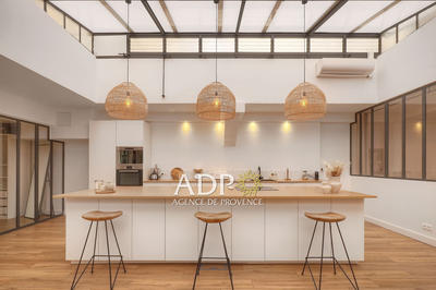 Loft - 194 m² - 5 pièces