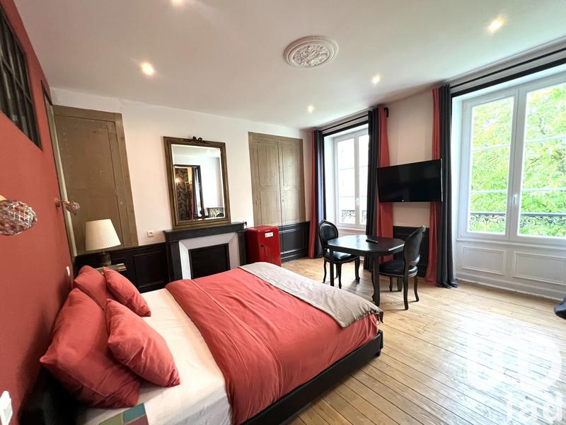 Château - 765 m² - 18 pièces