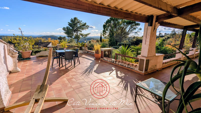 Maison - 272 m² - 9 pièces