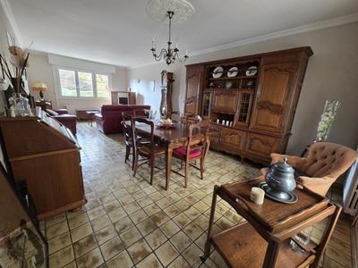 Pavillon - 141 m² - 7 pièces