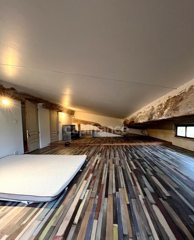 Propriété - 220 m² - 7 pièces