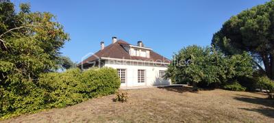 Demeure - 130 m² - 7 pièces