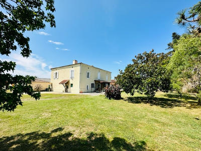 Maison - 266 m² - 8 pièces