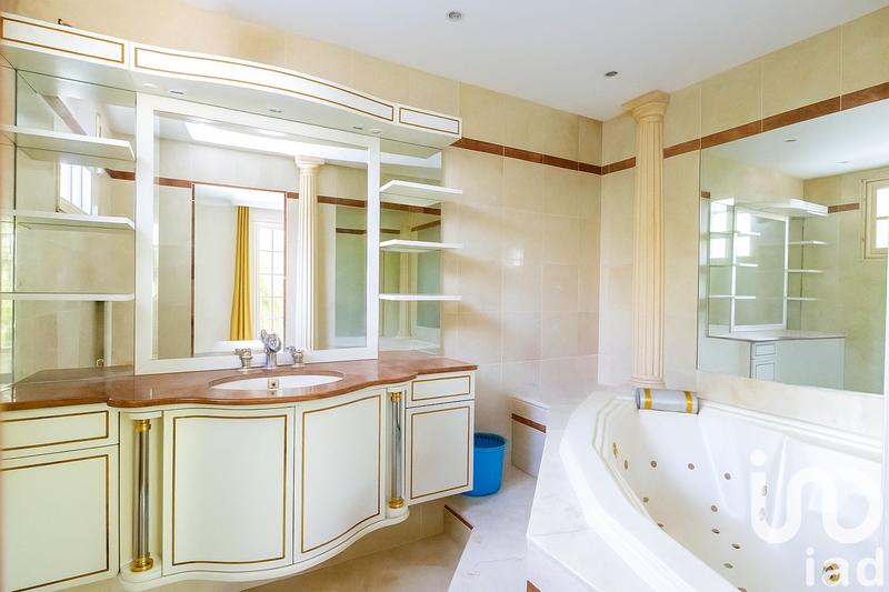 Maison - 143 m² - 7 pièces