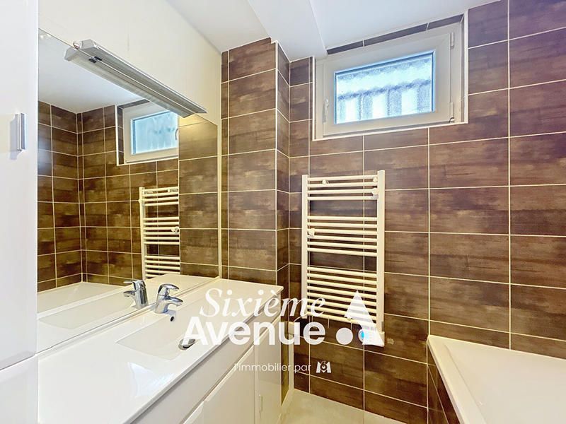 Appartement - 90 m² - 4 pièces