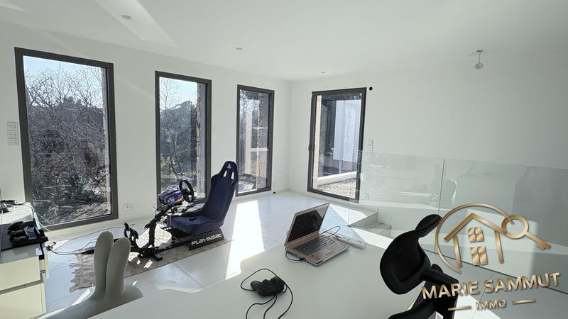 Maison contemporaine - 304 m² - 6 pièces