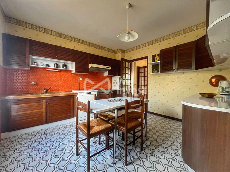 Maison - 170 m² - 7 pièces