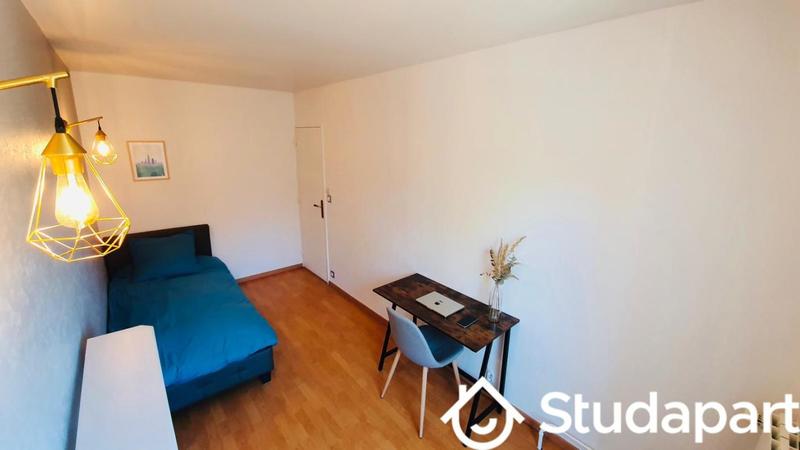 Chambre - 11 m² - 1 pièce