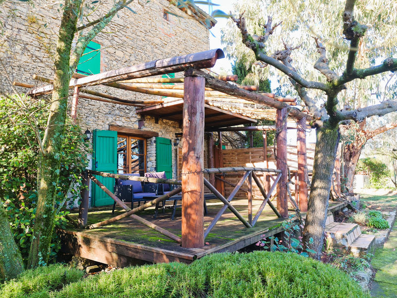 Maison - 242 m² - 7 pièces