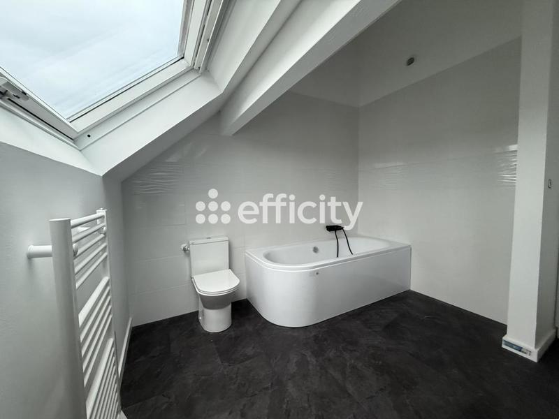 Maison - 153 m² - 8 pièces