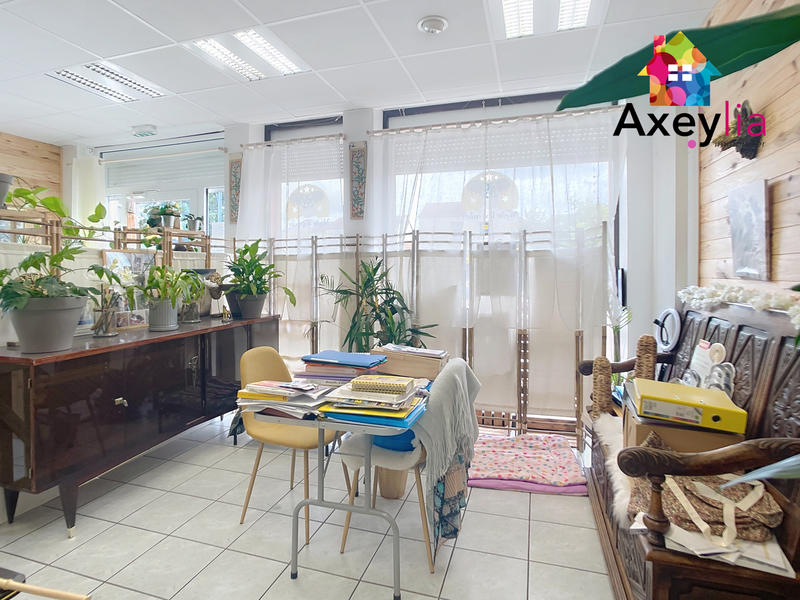 Maison - 250 m² - 6 pièces