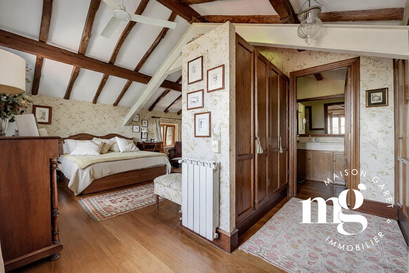 Maison ancienne - 270 m² - 9 pièces