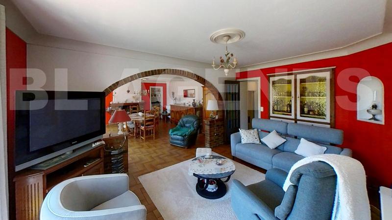 Maison traditionnelle - 152 m² - 8 pièces