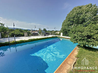 Maison - 290 m² - 7 pièces