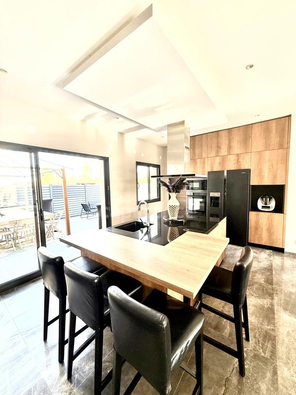 Maison - 193 m² - 7 pièces