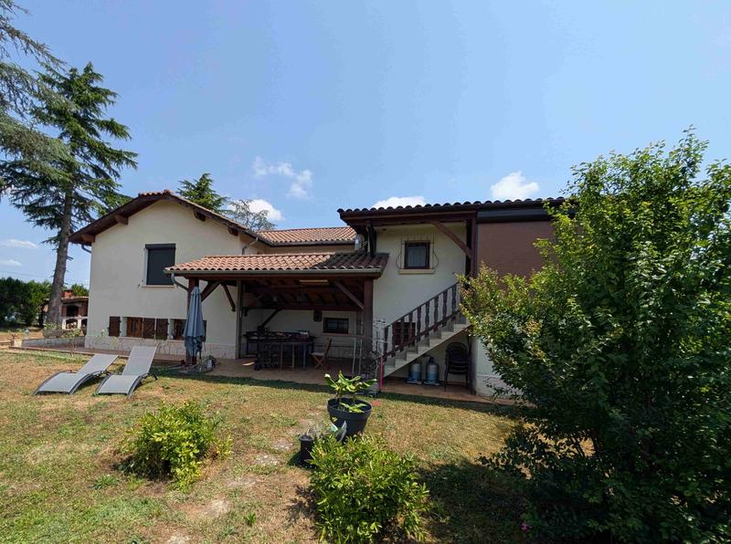 Maison - 208 m² - 10 pièces