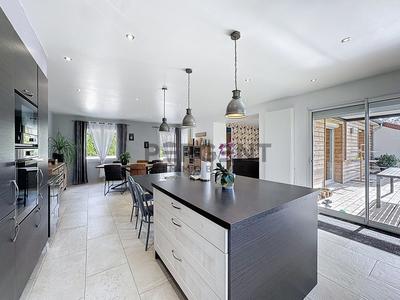 Maison - 136 m² - 6 pièces