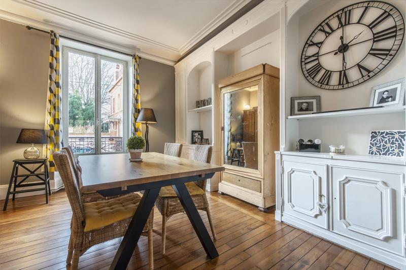 Maison - 210 m² - 8 pièces