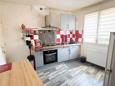 Maison - 90 m² - 6 pièces