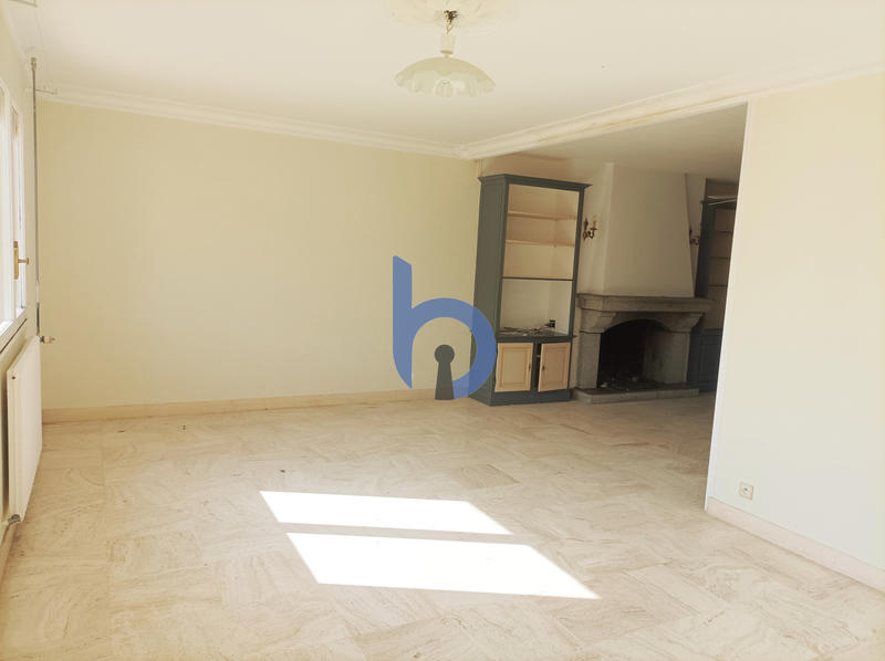 Maison - 187 m² - 8 pièces