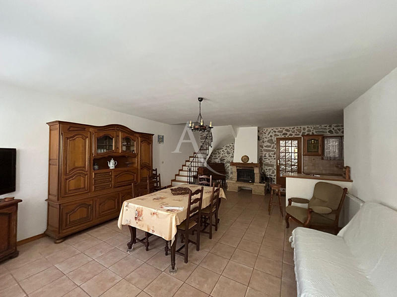 Maison - 102 m² - 4 pièces