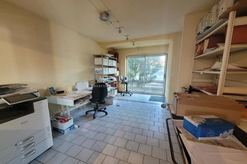 Bureau - 63 m²