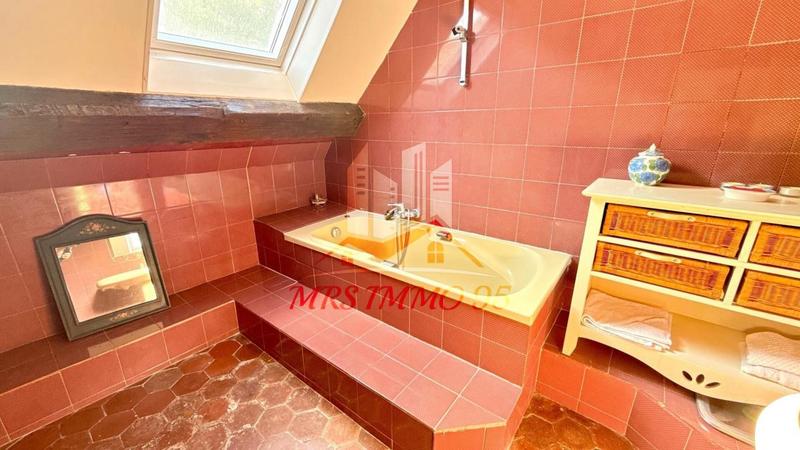 Demeure - 220 m² - 8 pièces