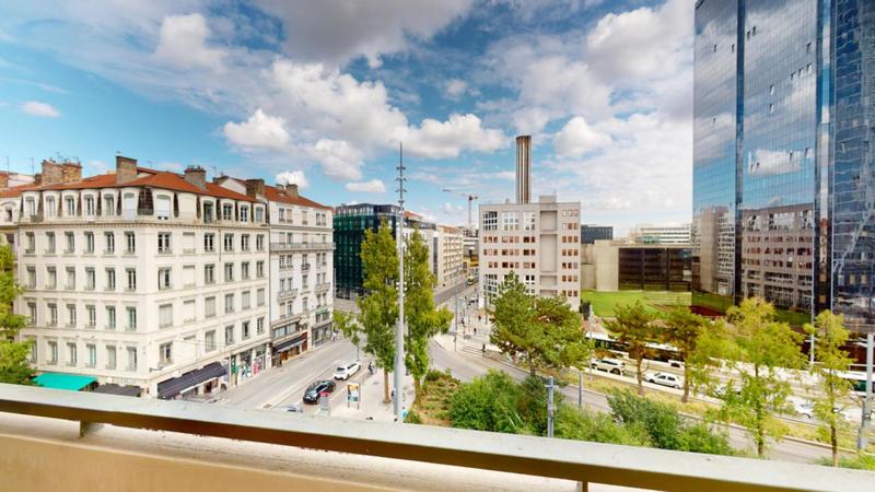 Appartement - 96 m² - 6 pièces